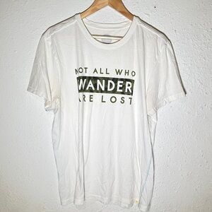 Life Is Good “Not All Who Wander Are Lost” Slim Fit Short Sleeve Top Sz L Men